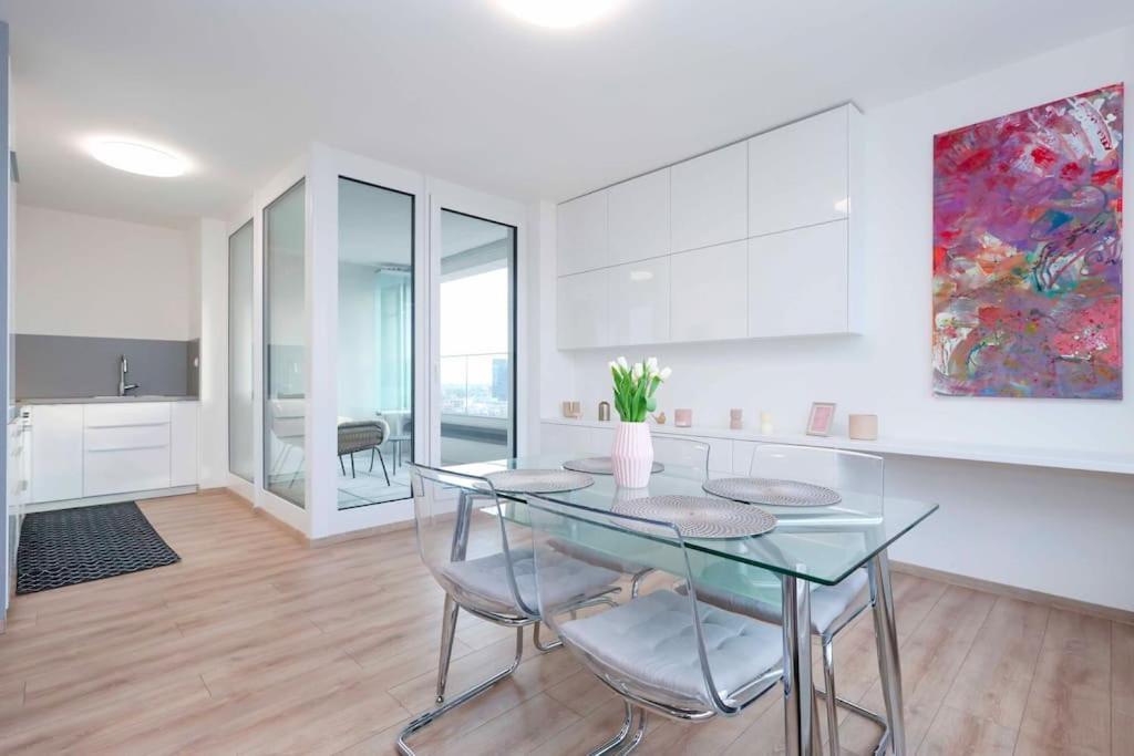 Danubius One - Spacious Apartment W Free Parking Bratislava Extérieur photo