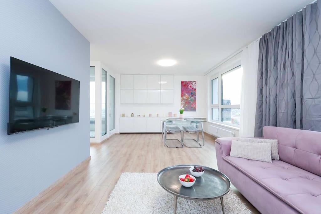 Danubius One - Spacious Apartment W Free Parking Bratislava Extérieur photo