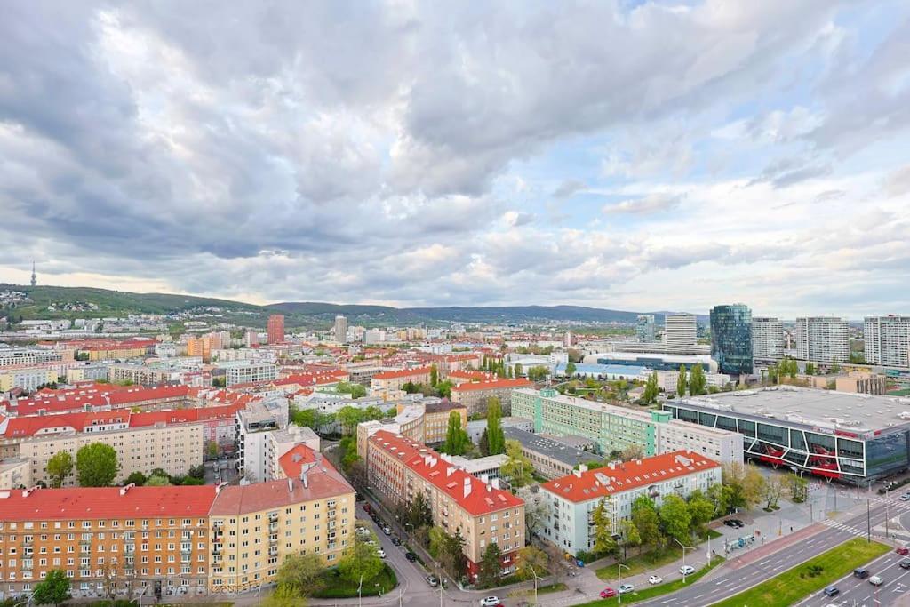 Danubius One - Spacious Apartment W Free Parking Bratislava Extérieur photo